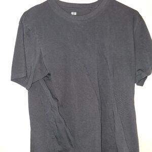 Uniqlo bundle  2 short sleeve
